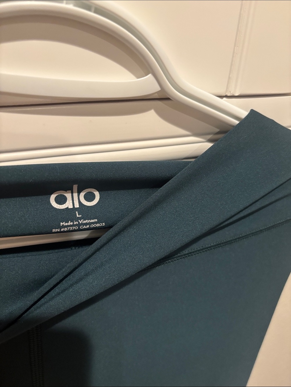 ALO Yoga Women - Picture 3 of 3